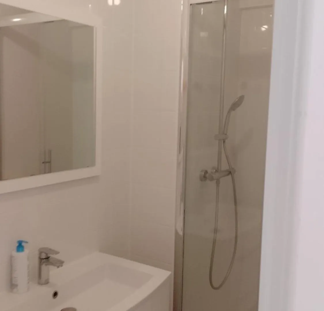 Appartement Antony 24 0*,